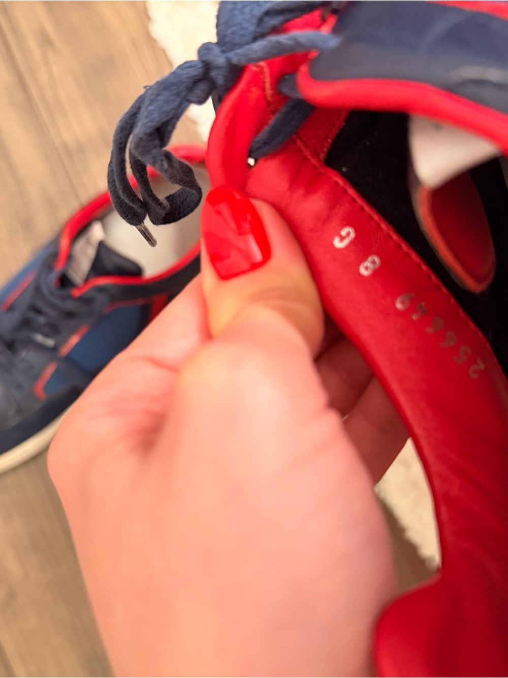 Gucci Tennis 83 Men's Navy and Red Sneakers - Picture 10 of 12